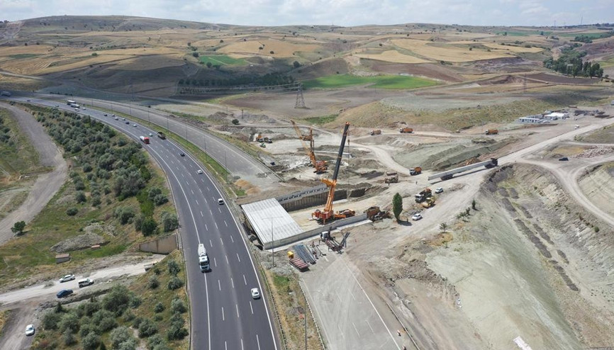 Bağlantı yolunda yüzde 50 ilerleme