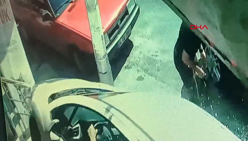 Saniyelerle kurtuldular Ehliyetsiz çırak ortalığı birbirine kattı