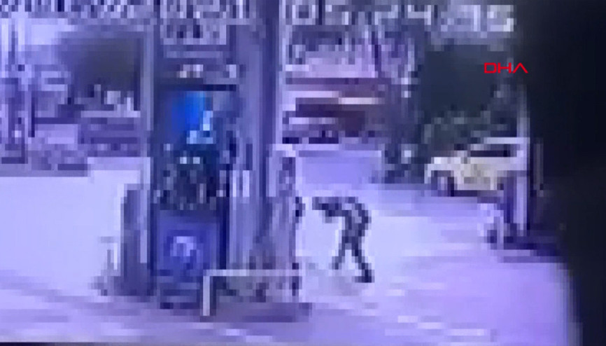 Silahlı çatışmanın ortasında kaldı Üsküdarda gerilim dolu anlar... Silahlı çatışmanın ortasında kaldı Üsküdarda gerilim dolu anlar...