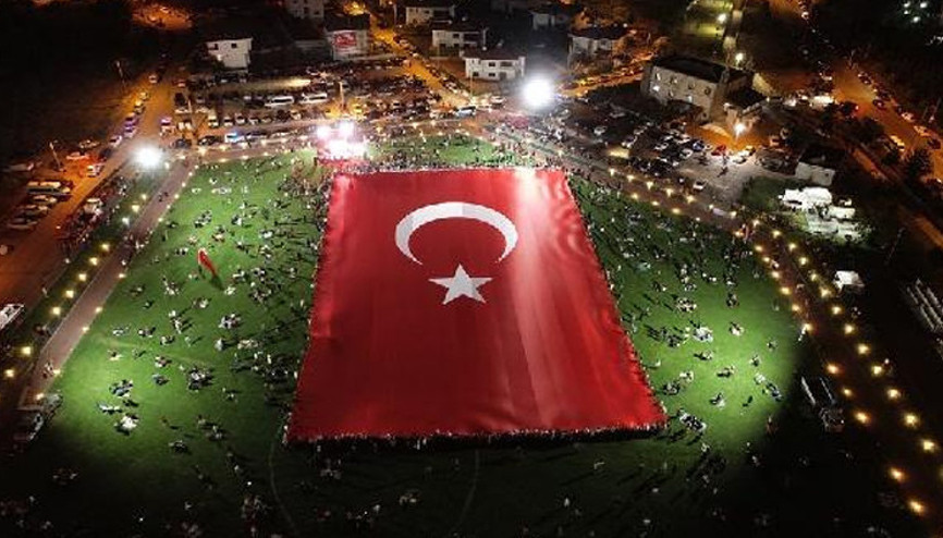 Dünyanın en büyük Türk bayrağı Kayseri’de açıldı
