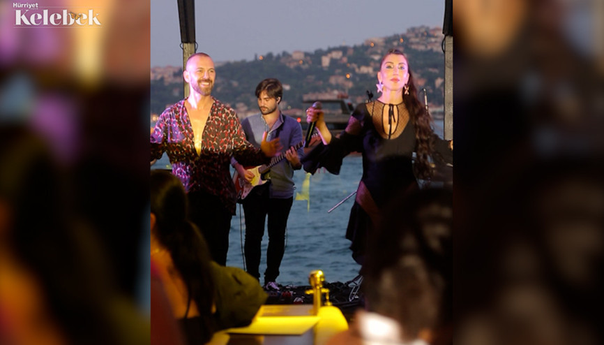 Hande Yener ve Berksan Hürriyet Cumarteside