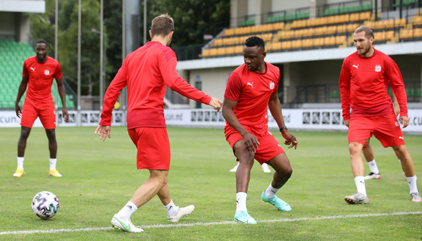 Sivasspor, Petrocub maçı hazırlıklarını Moldovada tamamladı