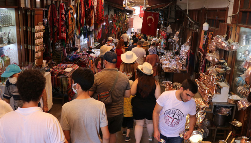 Güneydoğuda bayram hareketliliği Turizmcilerin yüzü gülüyor Güneydoğuda bayram hareketliliği Turizmcilerin yüzü gülüyor
