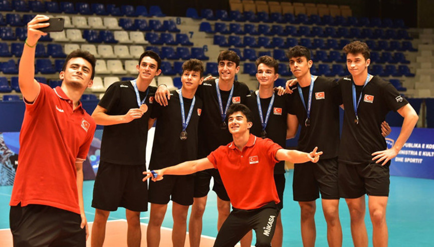 Genç millilerden gümüş madalya