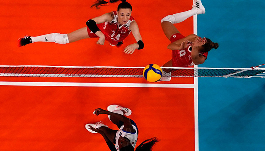 Son Dakika Haberleri... Filenin Sultanları, İtalya karşısında geri dönemedi (İtalya 3-1 Türkiye Voleybol Maçı Özeti)