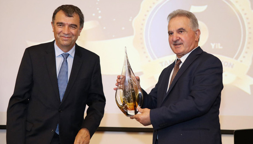 Bir üniversiteye daha tam akreditasyon hakkı