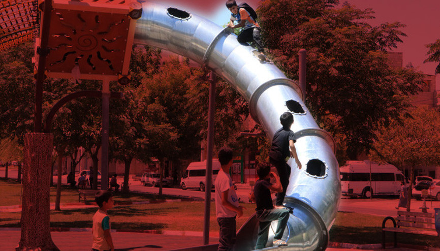 Şanlıurfa’da sacdan kaydırak tepkisi Vücutlarında yanıklar oluştu