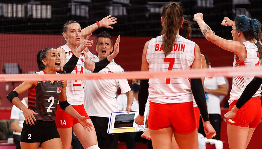 Son dakika: Filenin Sultanları geri dönemedi Dünya 1 numarası ABD, Tokyo 2020de bunu ilk kez yaşadı... (ABD 3-2 Türkiye voleybol maçı özeti)
