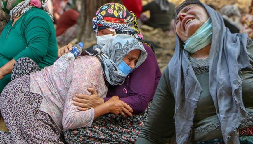 Manavgattaki yangında can veren Kardaş çiftine gözyaşlarıyla veda