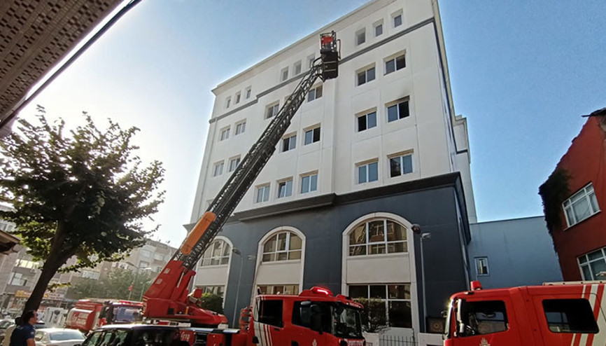 Esenler Kaymakamlığı binasında yangın