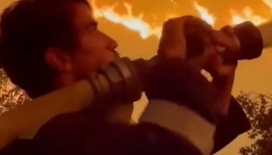 İbrahim Çelikkol kimdir, kaç yaşında İbrahim Çelikkol’un yangındaki görüntüleri çok konuşuldu İbrahim Çelikkol kimdir, kaç yaşında İbrahim Çelikkol’un yangındaki görüntüleri çok konuşuldu