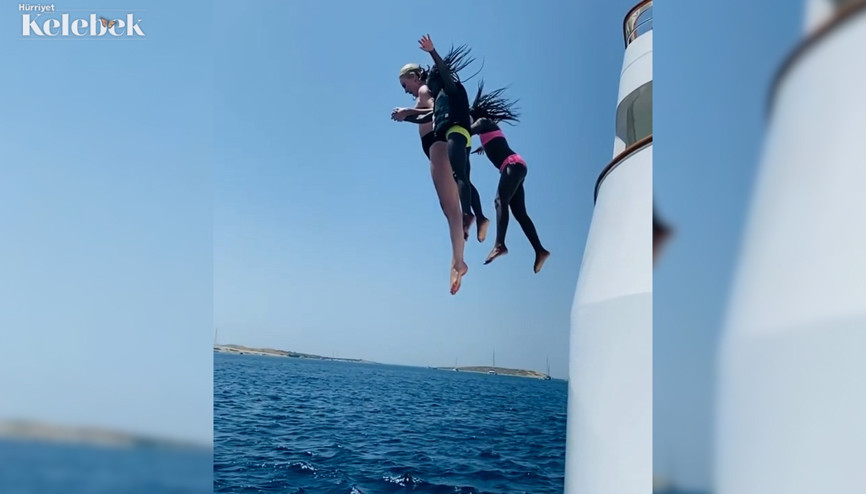 Charlize Theron ve çocukları denizle buluştu