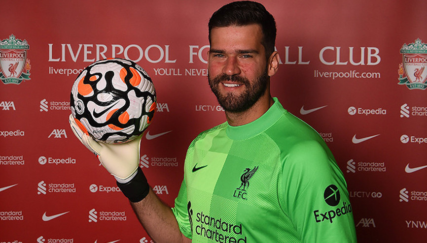 Liverpoolda imzalar art arda Bu kez...