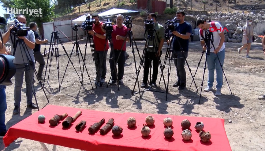 Amida Höyükteki kazılarda bulunan el bombaları sergilendi