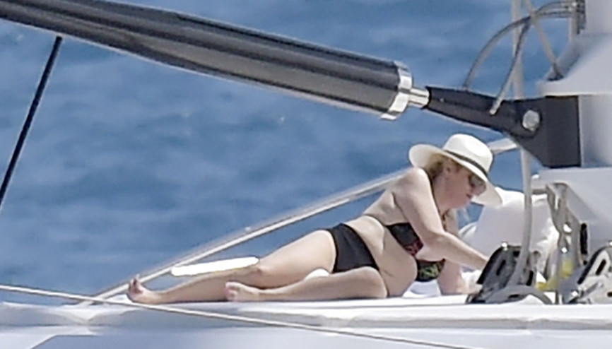 Ünlü oyuncu 30 kilo verdi, bikiniyi giydi