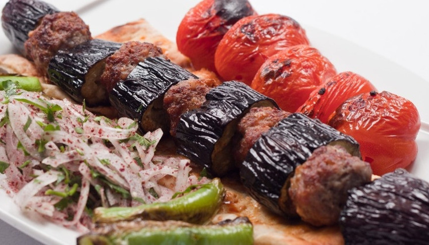 Patlıcan kebabı nasıl yapılır Adım adım patlıcan kebabı tarifi Patlıcan kebabı nasıl yapılır Adım adım patlıcan kebabı tarifi