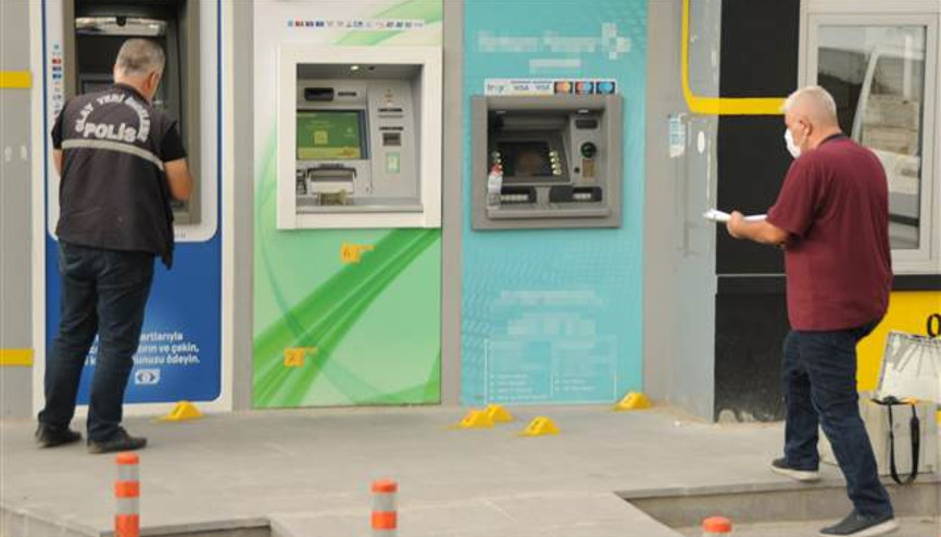 ATMden para çekerken sırtından vuruldu
