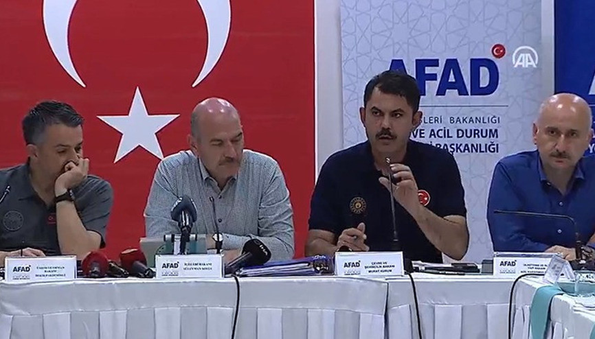 Son dakika: Ege ve Akdenizde alevlerle mücadele... Bakan duyurdu: Yerleşim yerlerini tehdit eden yangın yok Son dakika: Ege ve Akdenizde alevlerle mücadele... Bakan duyurdu: Yerleşim yerlerini tehdit eden yangın yok