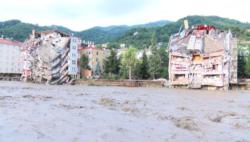 Kastamonunun Bozkurt ilçesindeki sel felaketinin gündüz görüntüleri