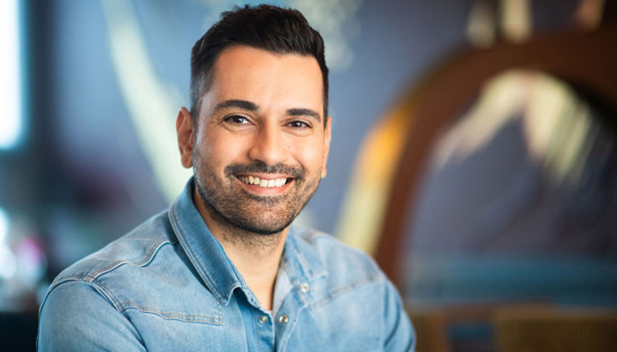 Milyonlar izliyor: Tekerlekli sandalyeli doktor