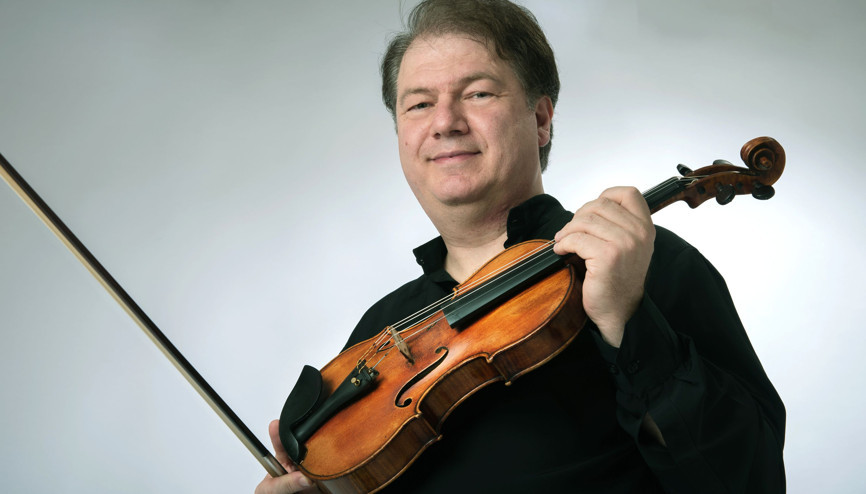 Her zaman genç müzisyenlerin yanında: Cihat Aşkın