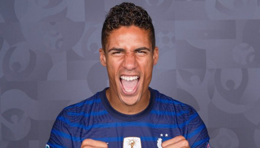 Son Dakika Haberi... Raphael Varane resmen Manchester Unitedda Transfer açıklandı