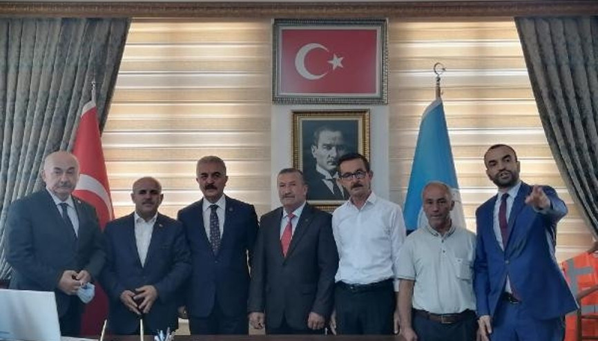 İsmet Büyükataman, Büyükorhan Belediyesini ziyaret etti