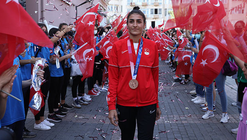 İmkansızlıklardan olimpiyatlara... Engelleri aştı madalyayı aldı