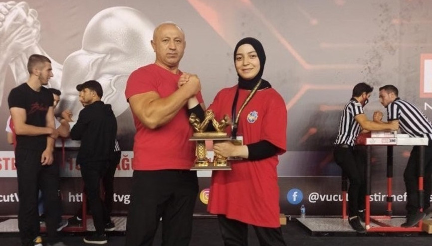 Bileğini büken olmadı