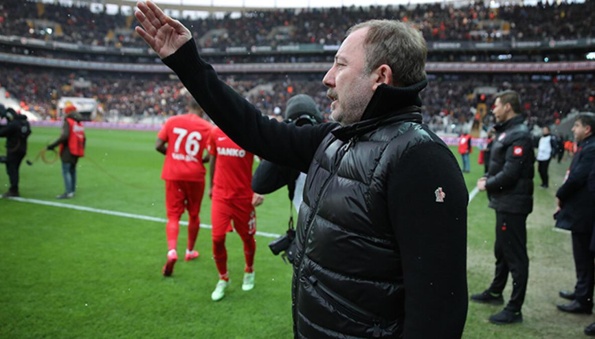 Beşiktaş Teknik Direktörü Sergen Yalçının açıklamalarda bulundu