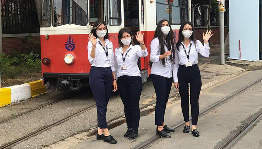 Kadıköyde nostaljik tramvayın ilk kadın makinistleri göreve başladı Kadıköyde nostaljik tramvayın ilk kadın makinistleri göreve başladı