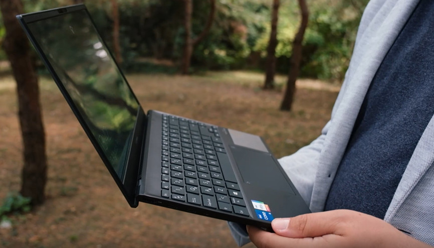 ASUS Zenbook 13 OLED UX325 incelemesi