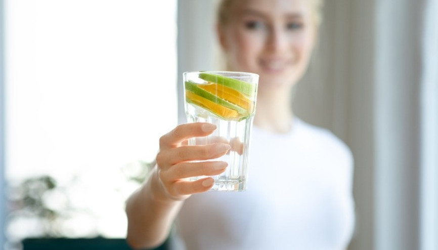 Limonlu suyun faydaları nelerdir İşte, limonlu su içmek için 11 güçlü neden