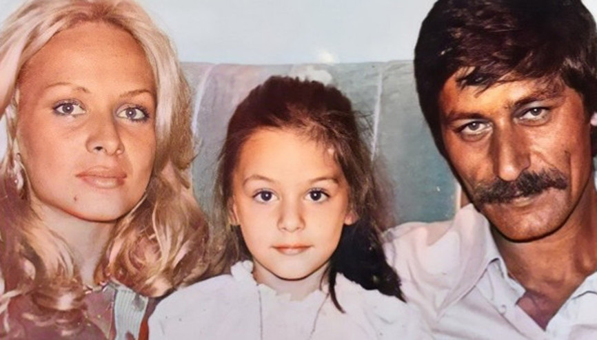 Güzelliği annesinden tescilli Ebru Cündübeyoğlunun nostaljik paylaşımı