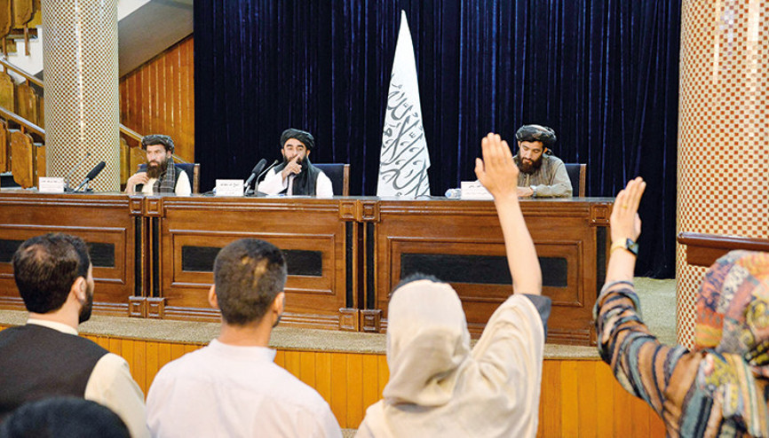 Taliban kadınlara ‘evde kalın’ dedi