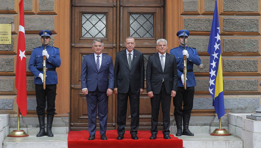 Cumhurbaşkanı Erdoğan Bosna Hersekte resmi törenle karşılandı