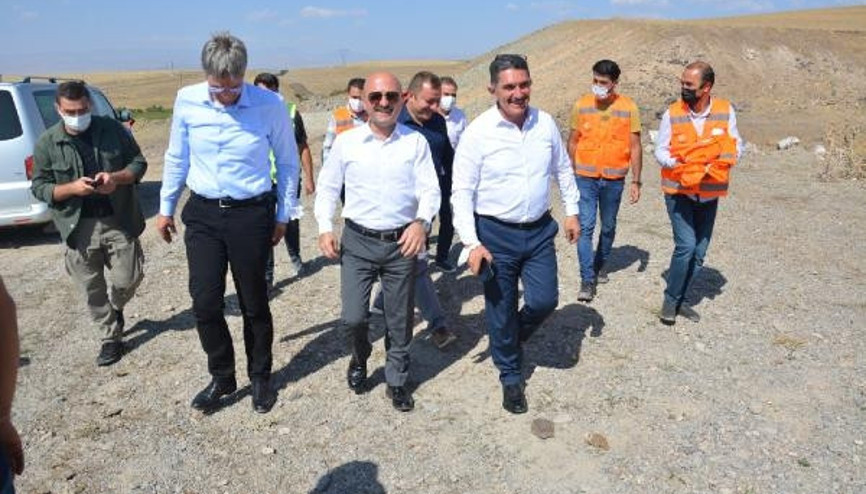 AK Partili Çelebi, yapımı devam eden karayolunda incelemede bulundu