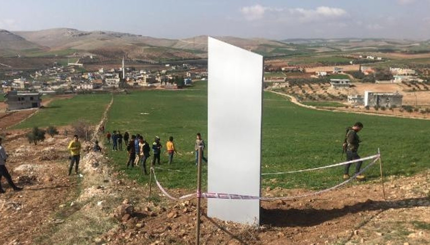 Gizemli monolit bu kez tarihi Zerzevanda ortaya çıktı