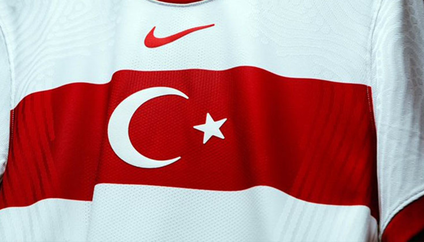 Regensburgda ay-yıldız gururu