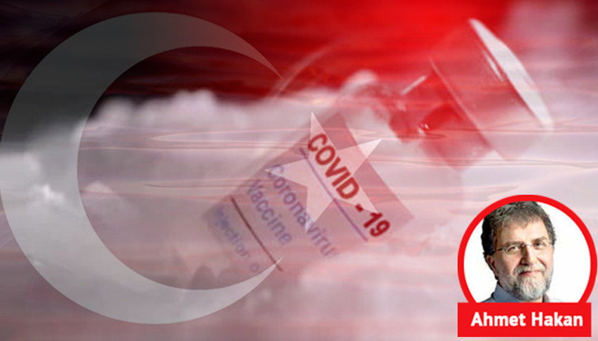 Aşı karşıtlarının mitinginde açılması gereken pankart