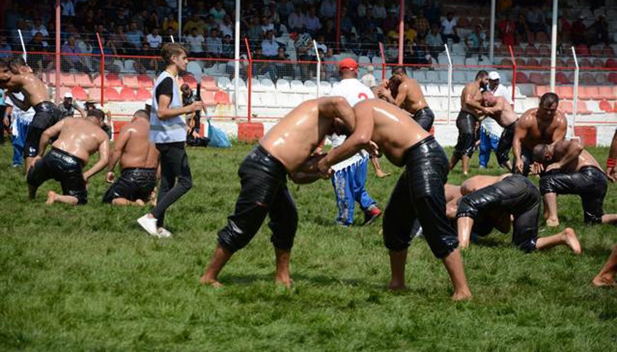 Elmalı yağlı güreşleri hangi kanalda saat kaçta Elmalı yağlı güreşleri hangi kanalda saat kaçta