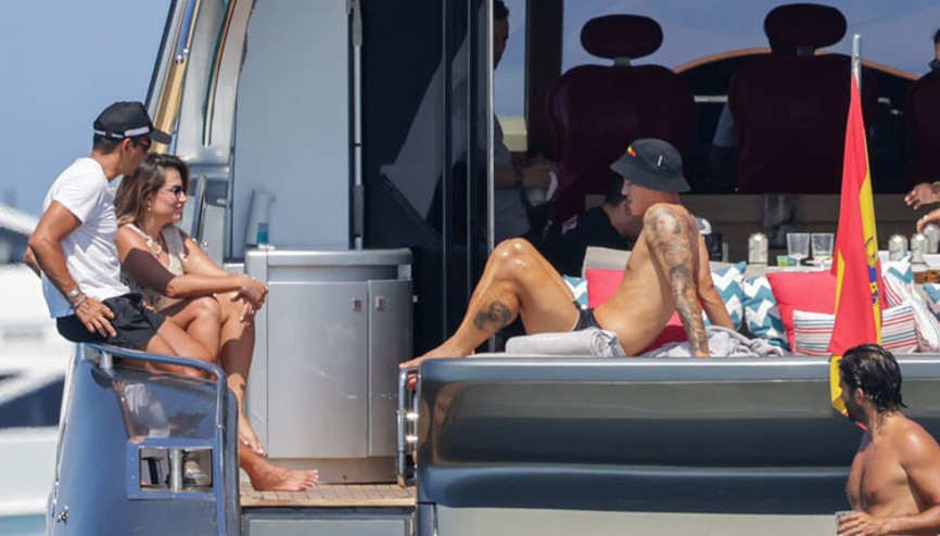 Son Dakika: Başakşehire transferi an meselesi olan James Rodriguezin İbiza tatili görüntüleri olay oldu