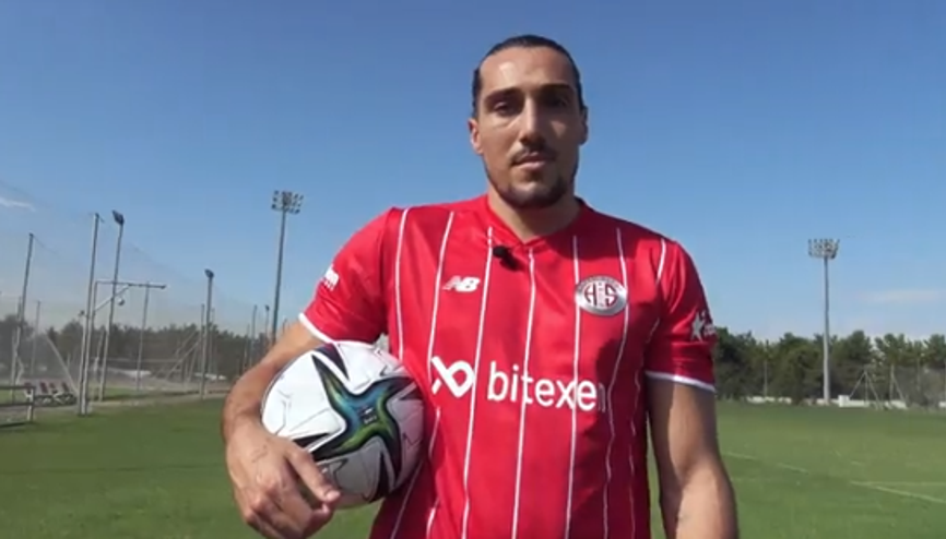 Son Dakika: Enzo Crivelli resmen Antalyasporda