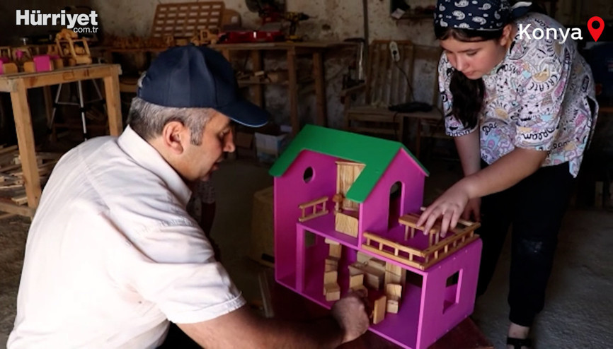 Hobisi tutkuya dönüşünce köyüne dönüp ahşap oyuncak atölyesi kurdu