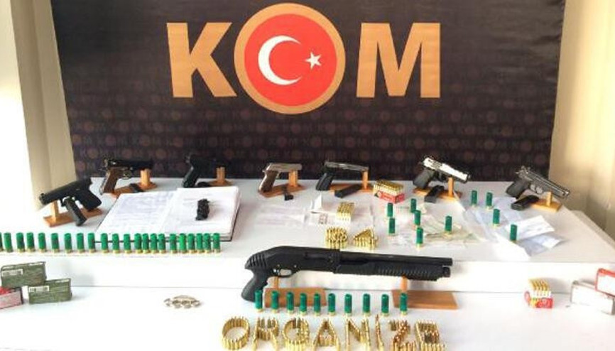 Pendikte site yönetimini yasa dışı yollarla ele geçiren şüphelilere operasyon