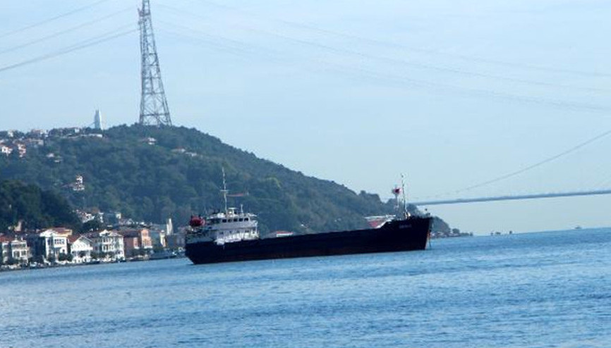 Rusyaya giden kuru yük gemisi boğazda arızalandı