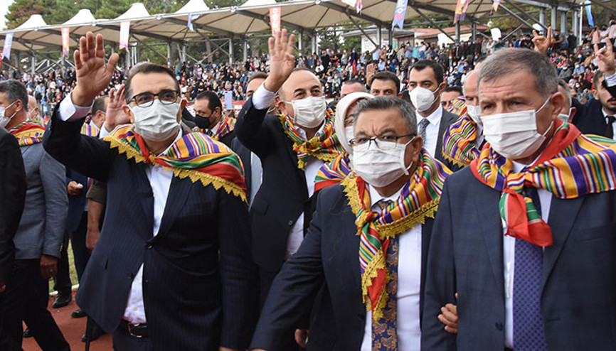 Bakanlar Dönmez ve Çavuşoğlu, 740’ıncı Ertuğrul Gazi’yi Anma ve Yörük Şenlikleri’ne katıldı