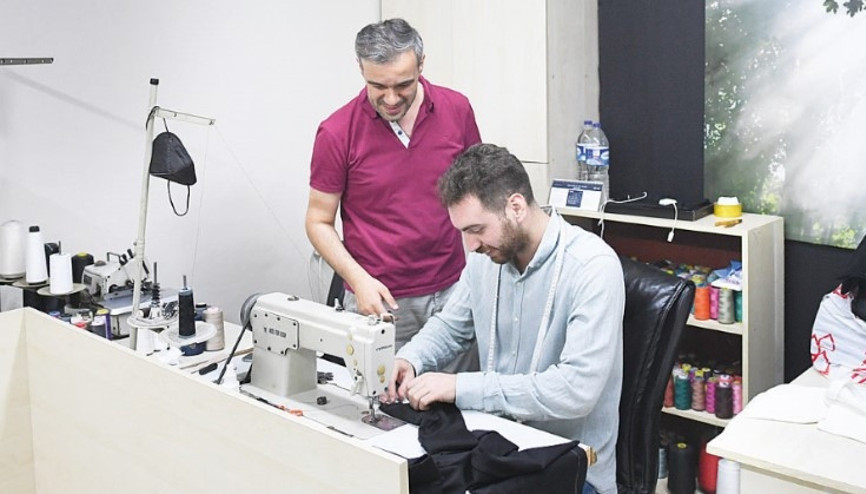 Terzide tadilat dönemi... Parmağı iğneye kaptırmayın