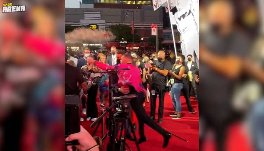 Conor McGregor ödül törenini birbirine kattı Reddedilince çılgına döndü ve...