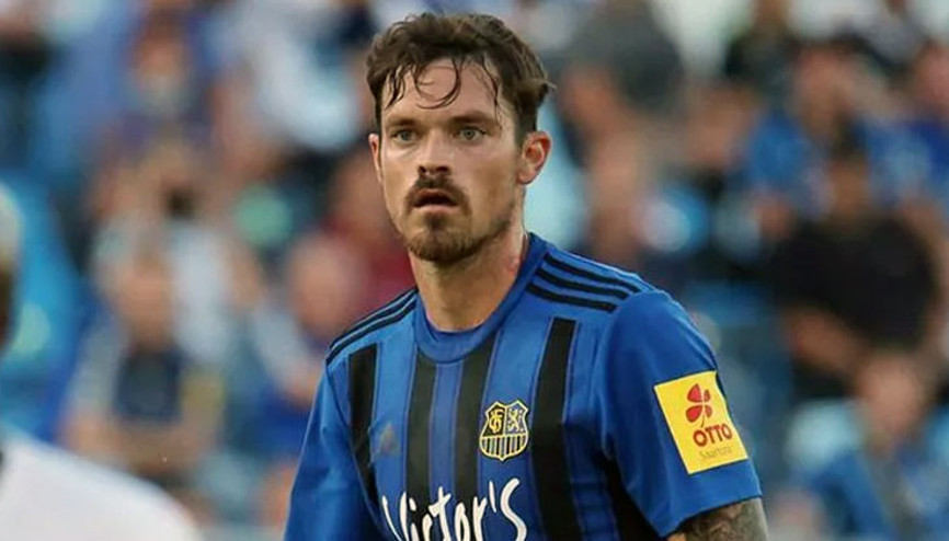 Almanyada Saarbrückenli futbolcu Dennis Erdmanna ırkçı söylemlerinden dolayı 8 hafta men cezası